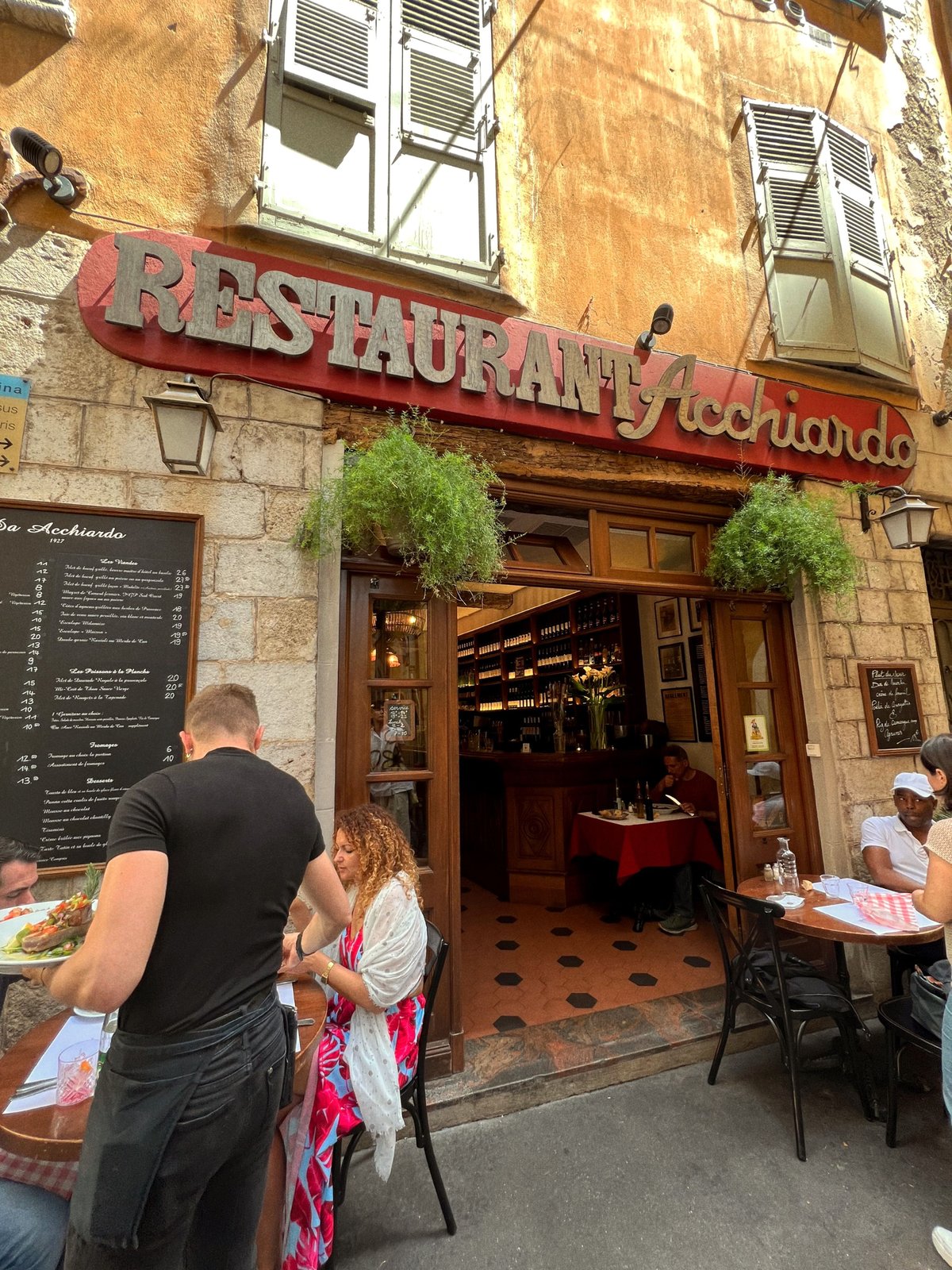 Devanture du restaurant Chez Acchiardo, rue Droite à Nice